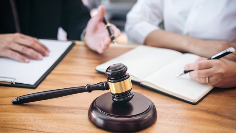 وکیل پایه یک دادگستری