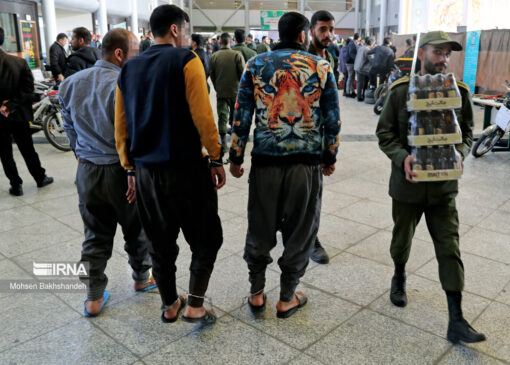 🚨 دستگیری ۱۷ نفر از اراذل و اوباش در مشهد | اجرای مرحله جدید طرح اقتدار امنیتی