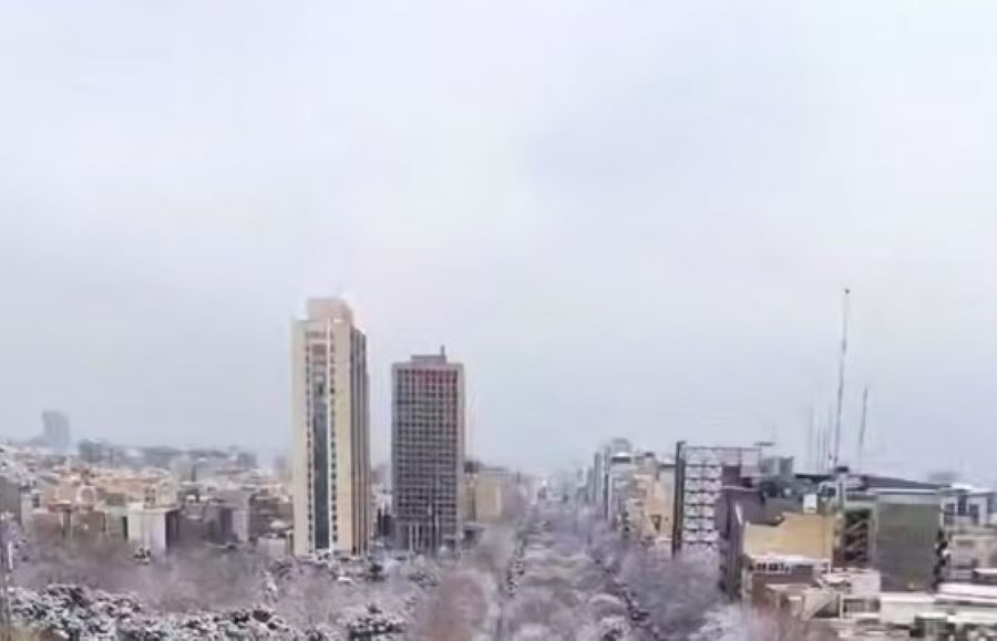 🌫️ هوای تهران همچنان در وضعیت سالم | بررسی شاخص کیفیت هوا در سال ۱۴۰۴