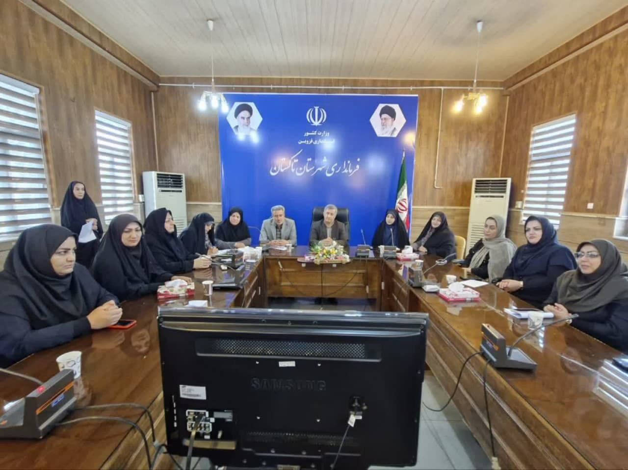 نقش آفرینی بانوان تاکستان در حوزه کارآفرینی