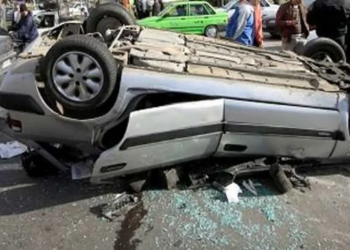 واژگونی پژو ۴۰۵ حادثه‌ساز شد