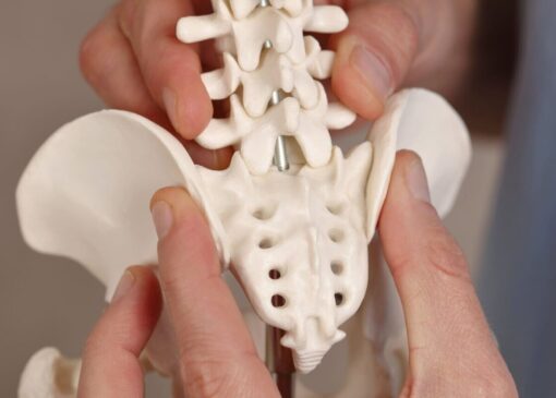 درد دنبالچه چیست و چگونه درمان می‌شود؟