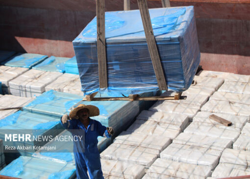 صادرات ۲۱۲ هزار تنی کالاهای سمنان به ۴۲ کشور جهان