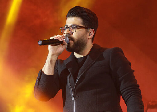 ریزش ریش خواننده پاپ مشهور در پی استرس شدید