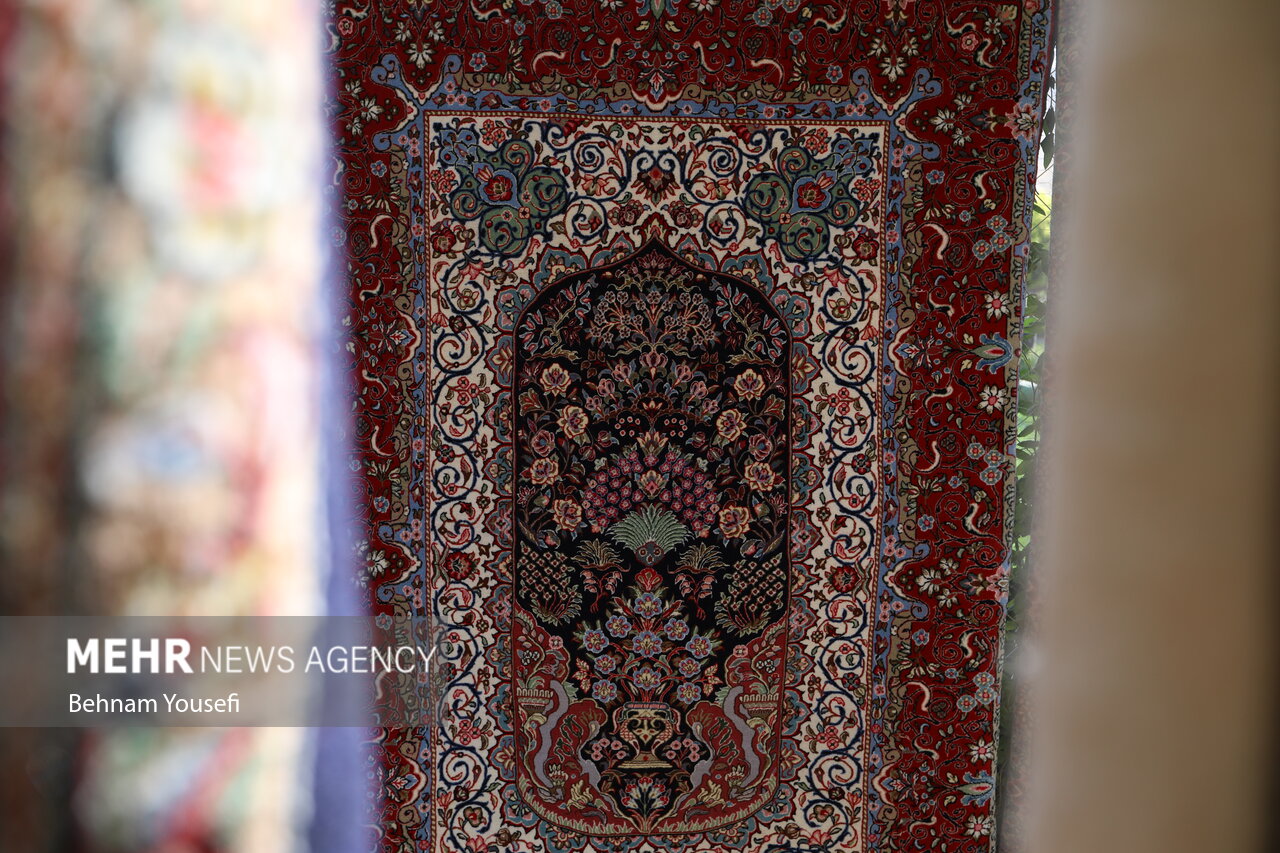 برنامه‌ریزی برای ایجاد نمایشگاه دائمی فرش دستباف قم