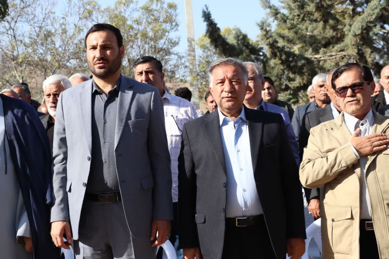 کلنگ آغاز عملیات شبکه فاضلاب انگوت به زمین زده شد