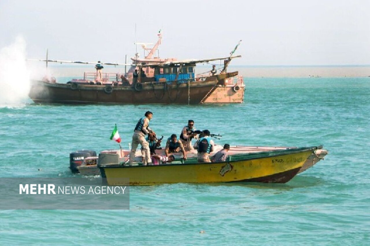 هشت شناور قاچاق سوخت توسط مرزبانان بندرعباس توقیف شد