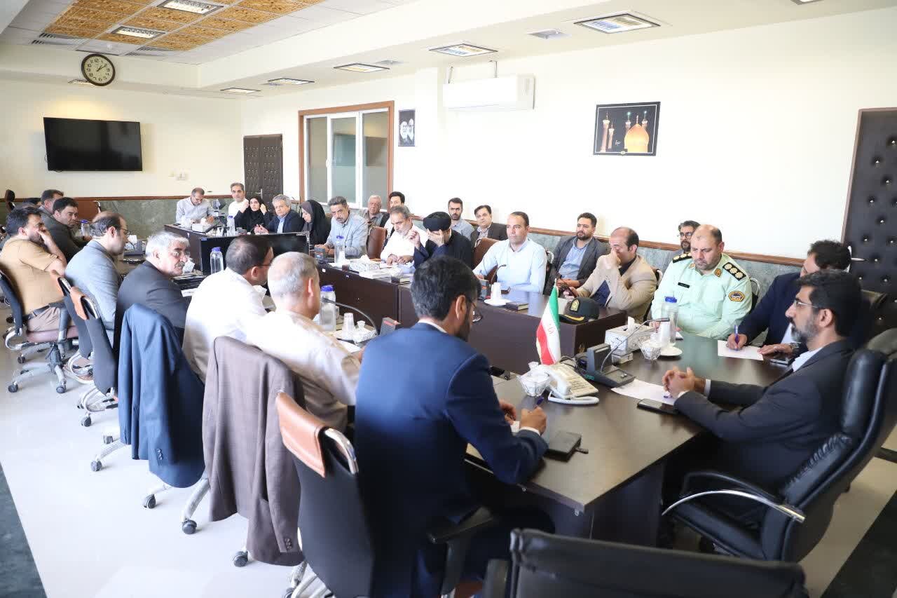 رفع موانع صدور پروانه کسب در قم با همکاری دستگاه‌های اجرایی