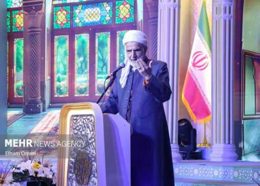 ماموستا رستمی: «عمل به قرآن» شاه‌کلید آرامش جامعه در پرتو قرآن است