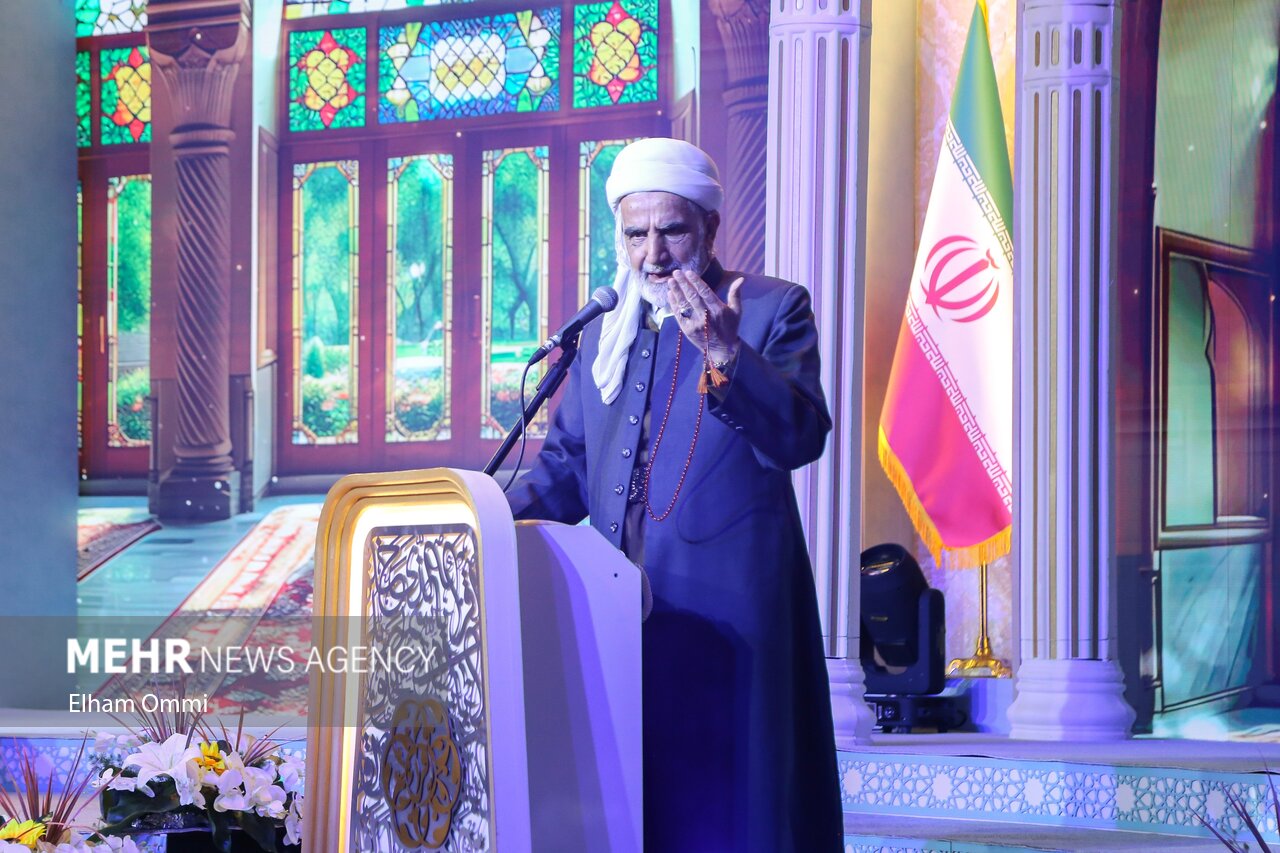 ماموستا رستمی: «عمل به قرآن» شاه‌کلید آرامش جامعه در پرتو قرآن است