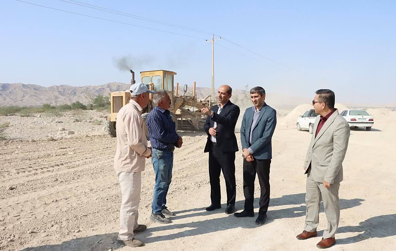 فرماندار دشتی: تسریع در اتمام محور خورموج – لاور مطالبه جدی مردم است
