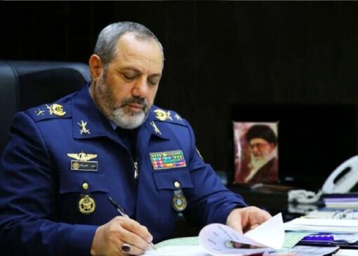 پیام تسلیت وزیر دفاع در پی درگذشت والده سردار اشراق