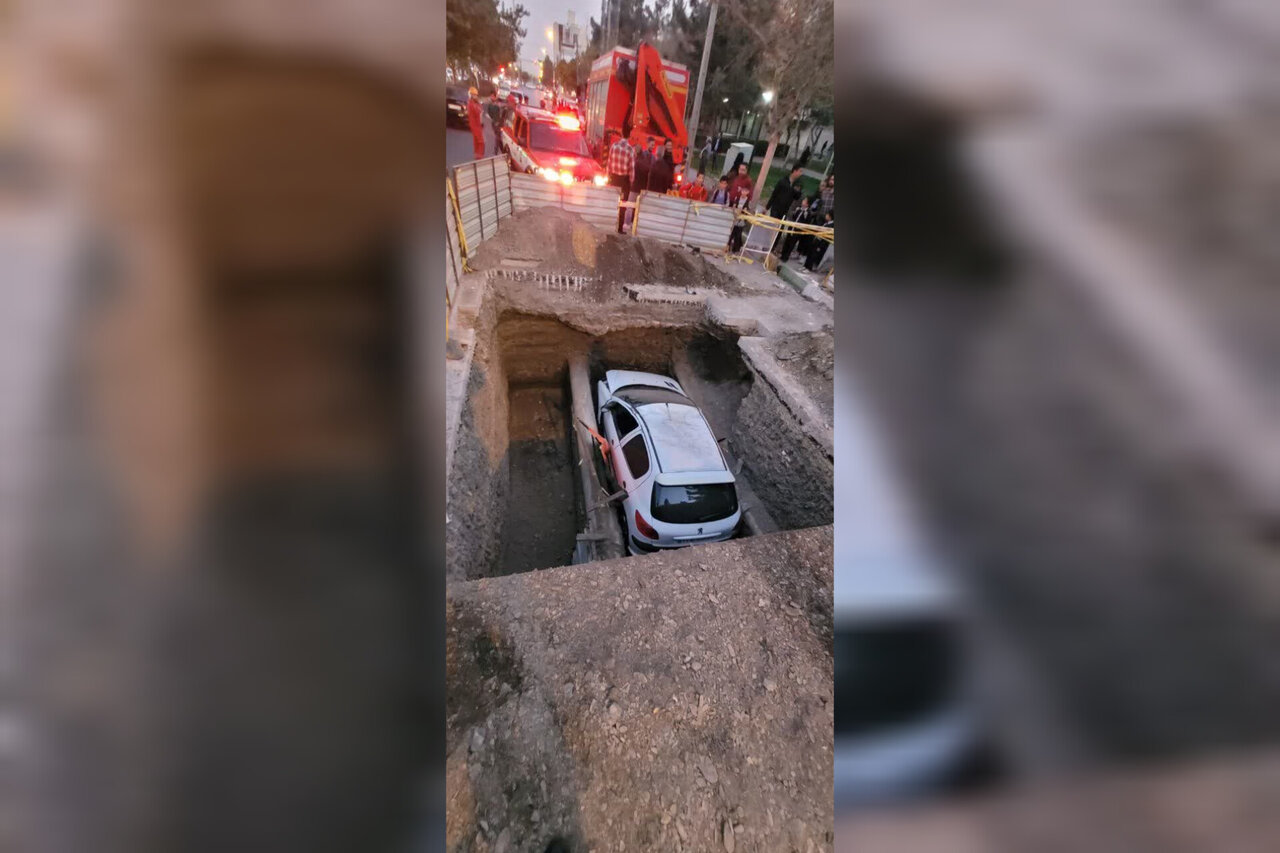 سقوط یک خودرو در عمق ۳ متری گودبرداری در مشهد