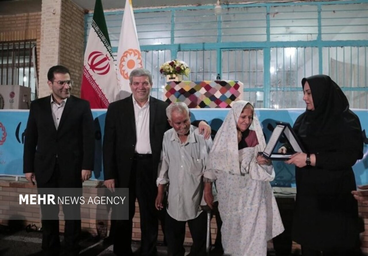 سرپرست بهزیستی بوشهر:معاینه رایگان بینایی و نشاط سالمندان انجام می‌شود