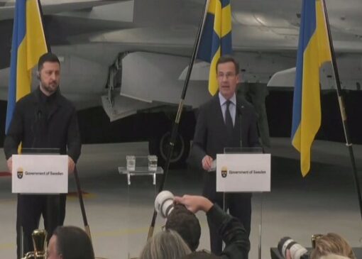 سوئد و اوکراین تفاهمنامه خرید ده‌ها جنگنده امضا کردند