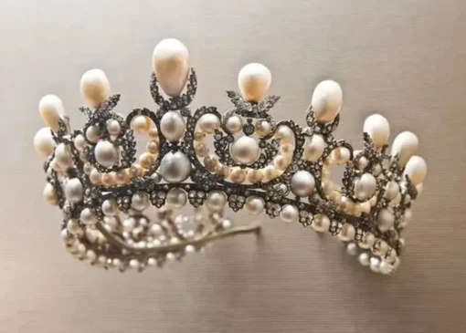 ارزش جواهرات سرقت‌شده از موزه لوور