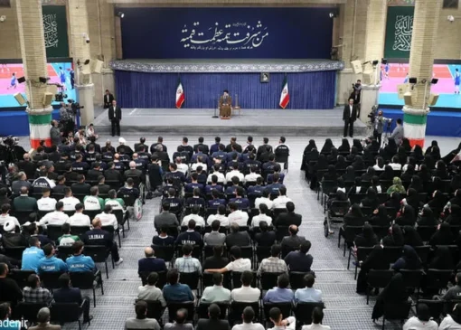 دیدار قهرمانان رشته های مختلف ورزشی و مدال آوران المپیادهای جهان با رهبر انقلاب