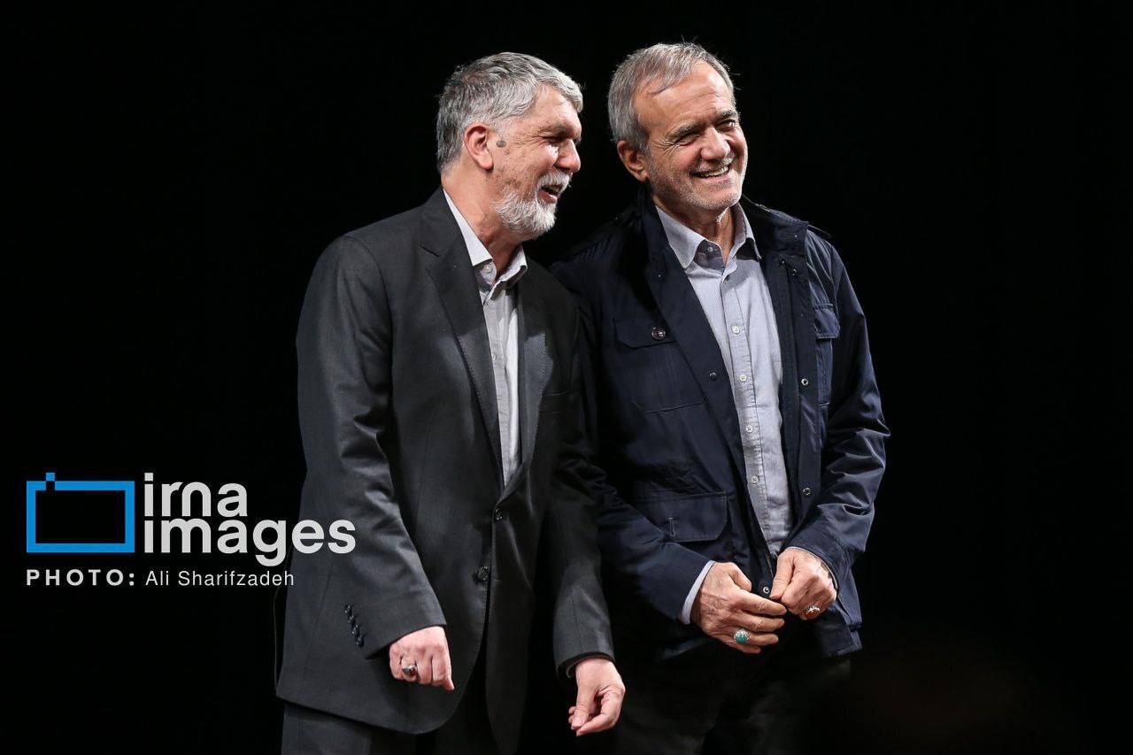 عکس: تصویر متفاوت از پزشکیان و وزیر ارشاد