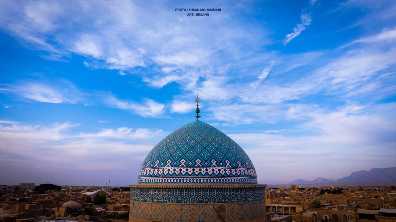 گنبد زیبای امامزاده رکن‌الدین در یزد