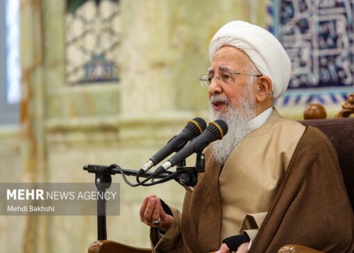 آیت الله جوادی آملی: ریشه ستمگران دیر یا زود قطع خواهد شد