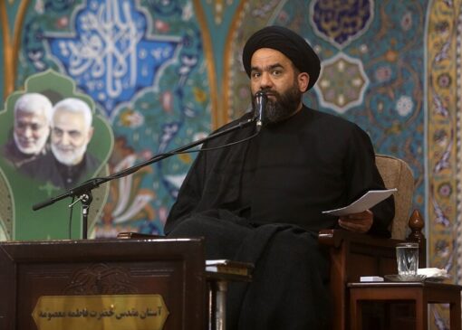 استقامت رمز عزت امت اسلامی است