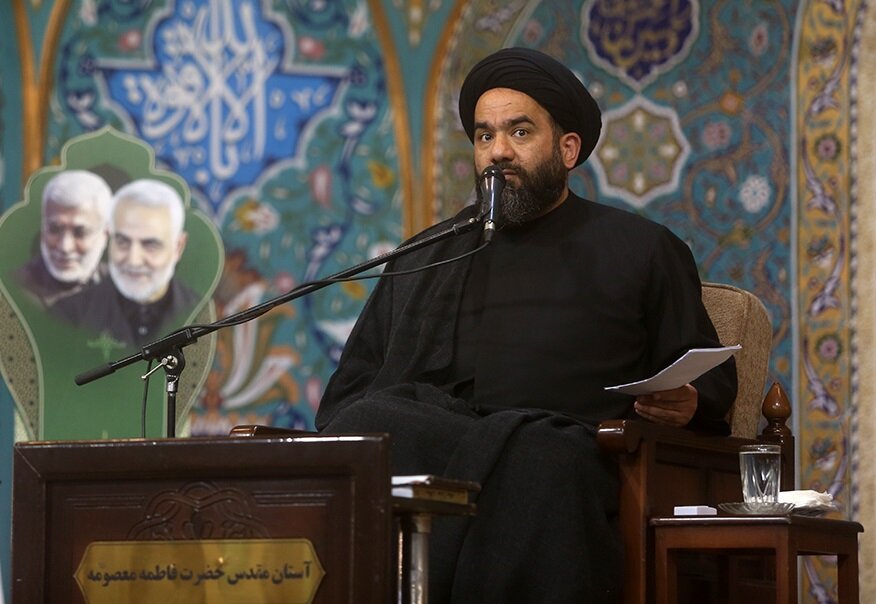 استقامت رمز عزت امت اسلامی است