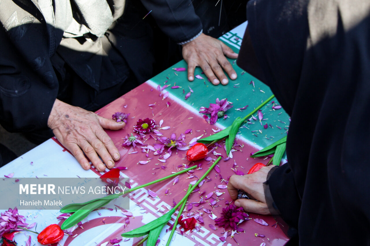 مراسم تشییع شهدای گمنام در ۱۲ بقعه متبرکه استان ایلام انجام می شود