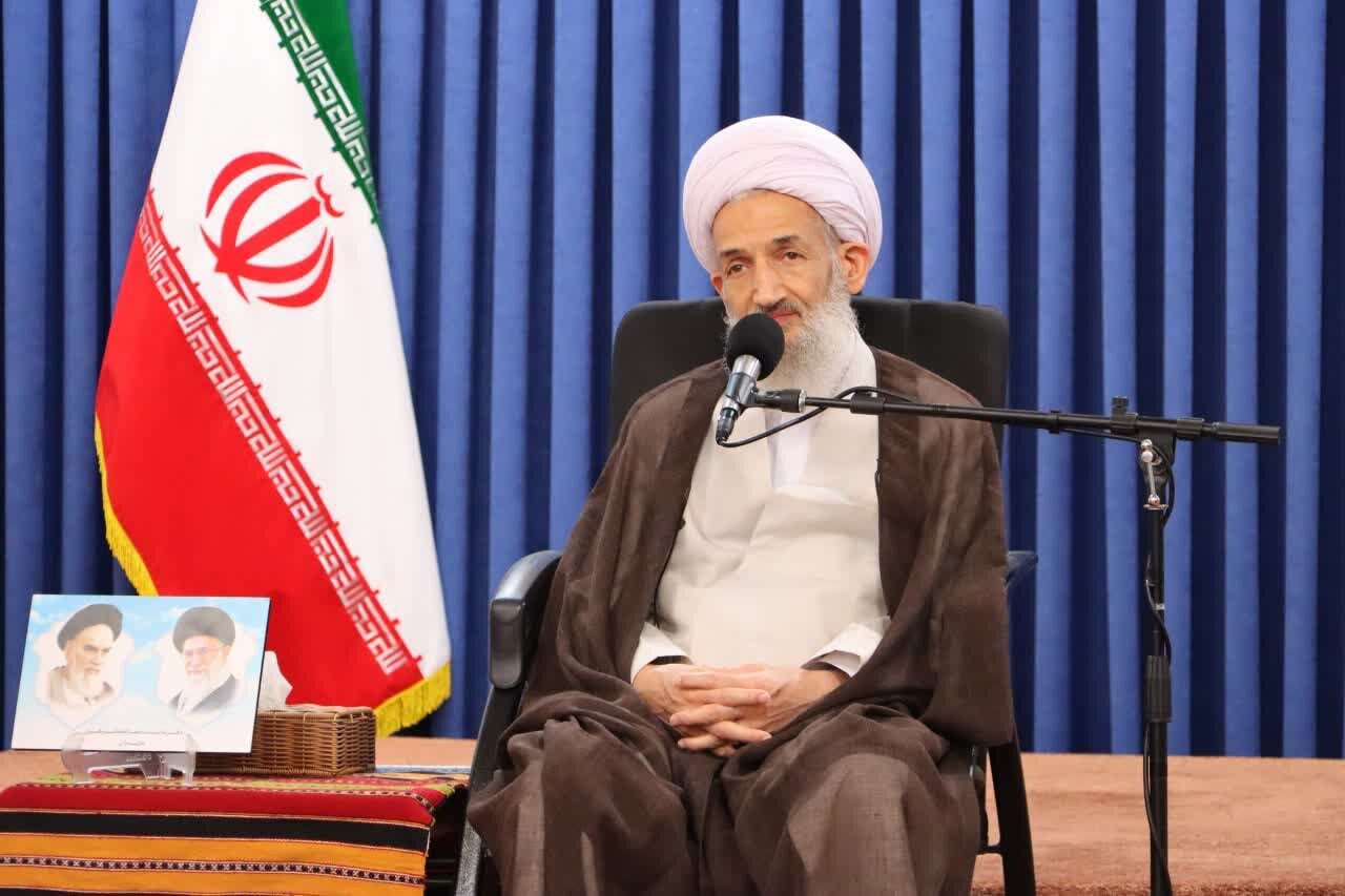 آیت الله لائینی: ترویج اعتکاف نیازمند نگاه واحد خانواده و جامعه است