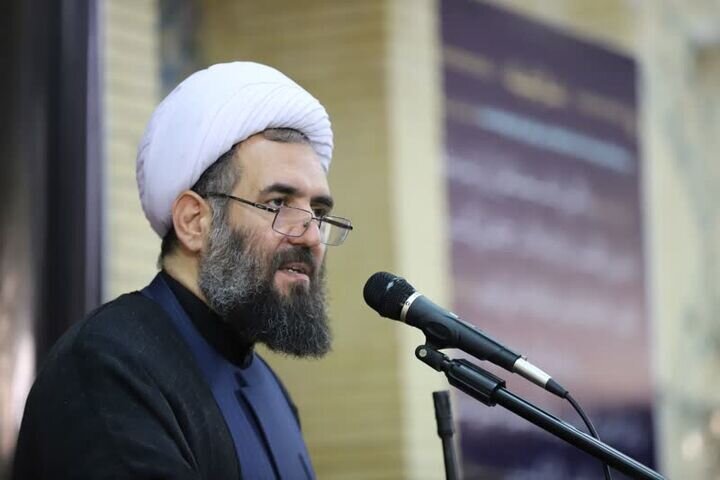 حجاب زهرایی و زینبی، نماد هویت و کرامت زن مسلمان است