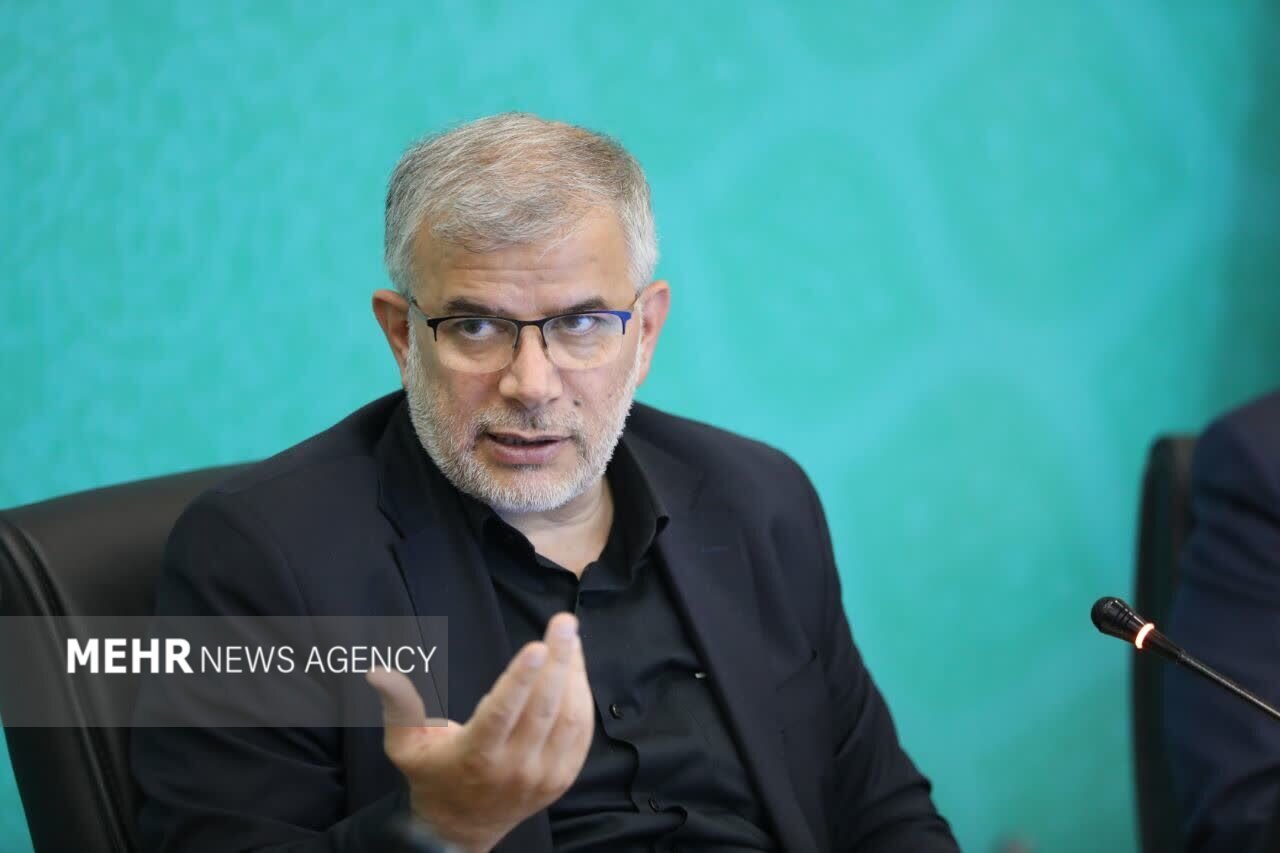 عبداللهی: توسعه گلخانه‌ها از اولویت‌های اقتصادی البرز است