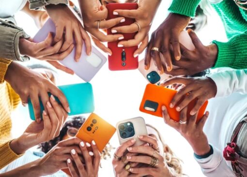 آیا اینترنت،انسانها را بی سوادتر کرده است؟/توهم تخصص از حقوق تا اقتصاد