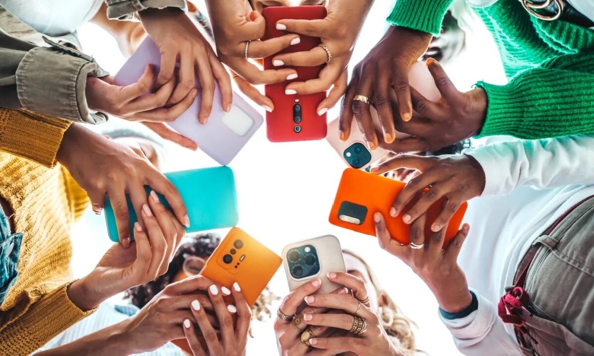 آیا اینترنت،انسانها را بی سوادتر کرده است؟/توهم تخصص از حقوق تا اقتصاد