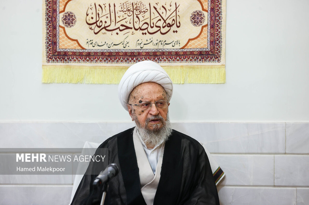 خطبههای نماز جمعه ناظر به مسائل روز و طرح مشکلات مردم باشد