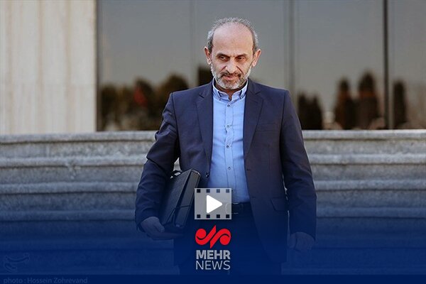 آواربرداری ساختمان شیشه‌ای احتمالاً تا آخر آذر تمام می شود