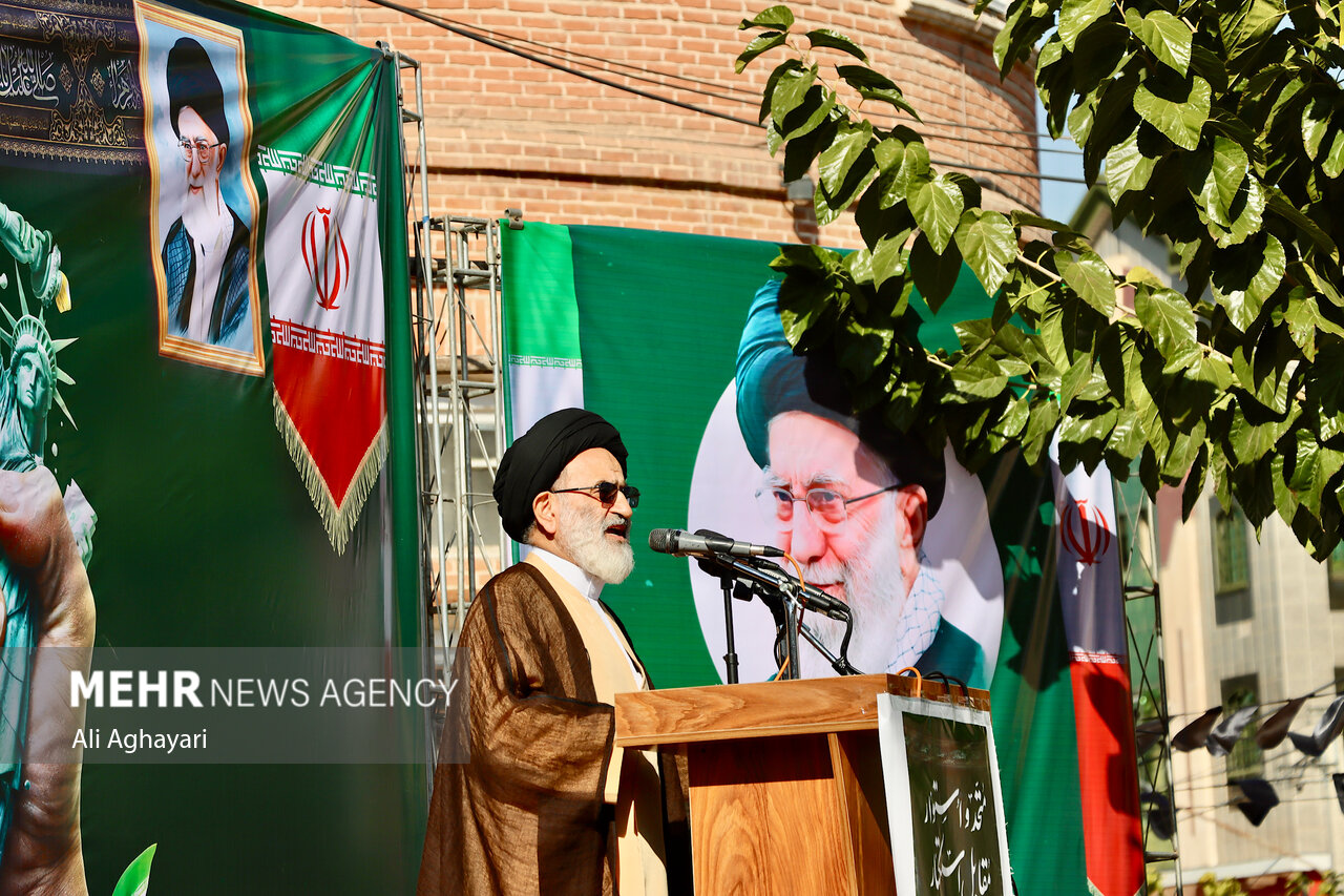 حجت الاسلام تقوی: ملت ایران با وحدت استکبار را خلع سلاح می کند