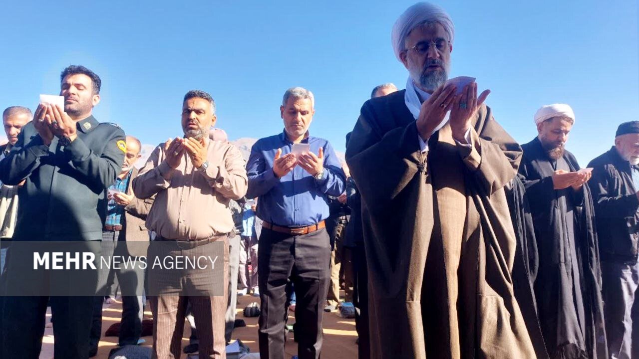 نماز باران در طالقان؛ اجتماع مؤمنانه مردم زیر آسمان رحمت