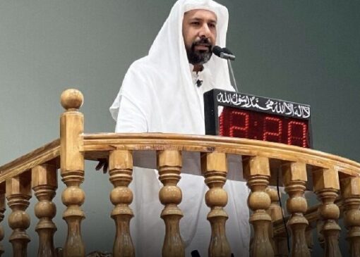 هشدار امام جمعه اهل سنت بستک نسبت به جریان‌ های رسانه‌ ای ضد دین