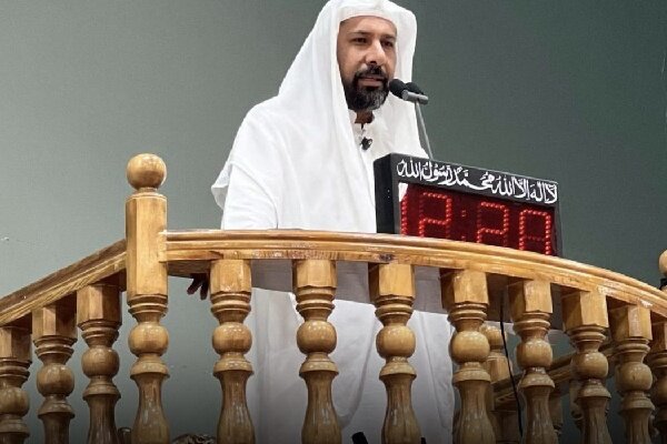 هشدار امام جمعه اهل سنت بستک نسبت به جریان‌ های رسانه‌ ای ضد دین