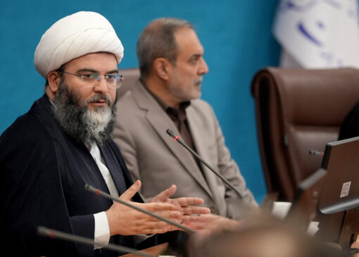 قمی: ۱۰ هزار مسجد داریم که ظرفیت حل گره‌های اجتماعی را دارند