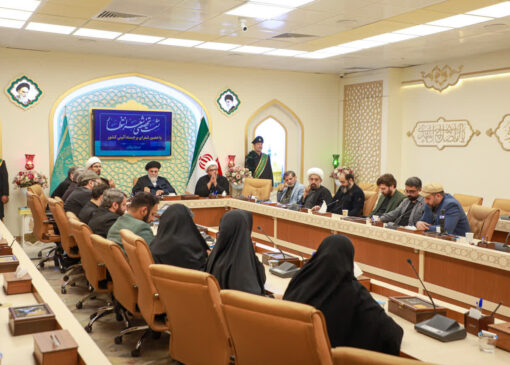 نشست تخصصی شعر انتظار در جمکران برگزار شد