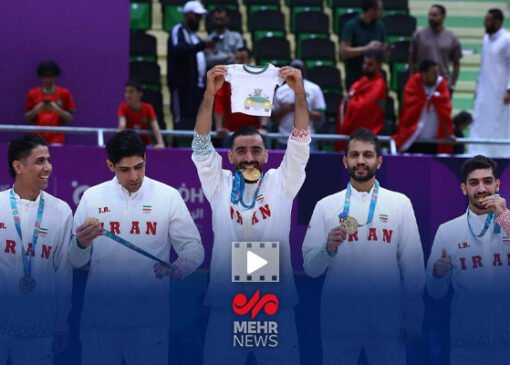 احمدعباسی با لباس فرزندش جشن طلایی گرفت