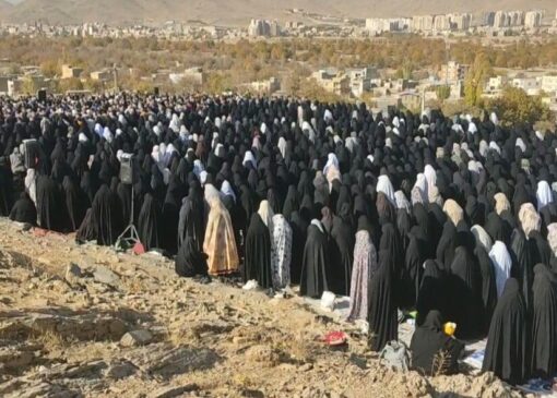 نماز باران در اراک اقامه شد؛ اشک و امید مردم زیر آسمان غبارآلود