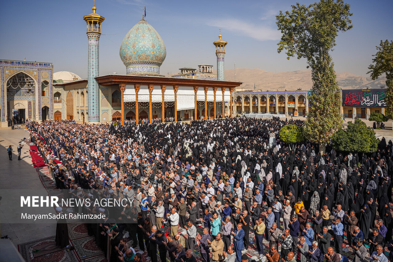 اقامه نماز باران در حرم مطهر شاهچراغ(ع)