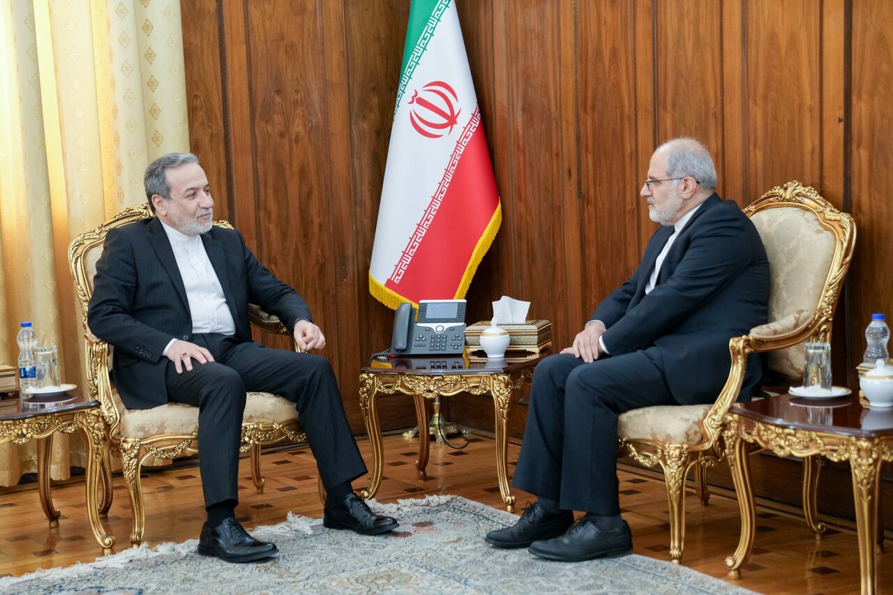 سفیر ایران در ایرلند با وزیر امور خارجه دیدار کرد