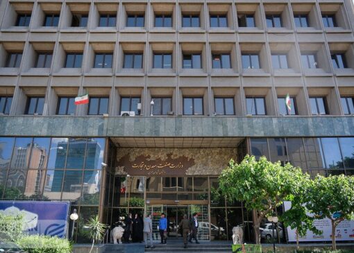 معاون وزارت صمت: ذی‌نفع تولید و رشد صادرات هستیم، نه پتروشیمی